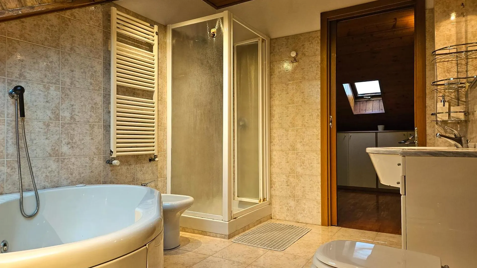 Apartmán Mansarda M4 By Holiday World Milán