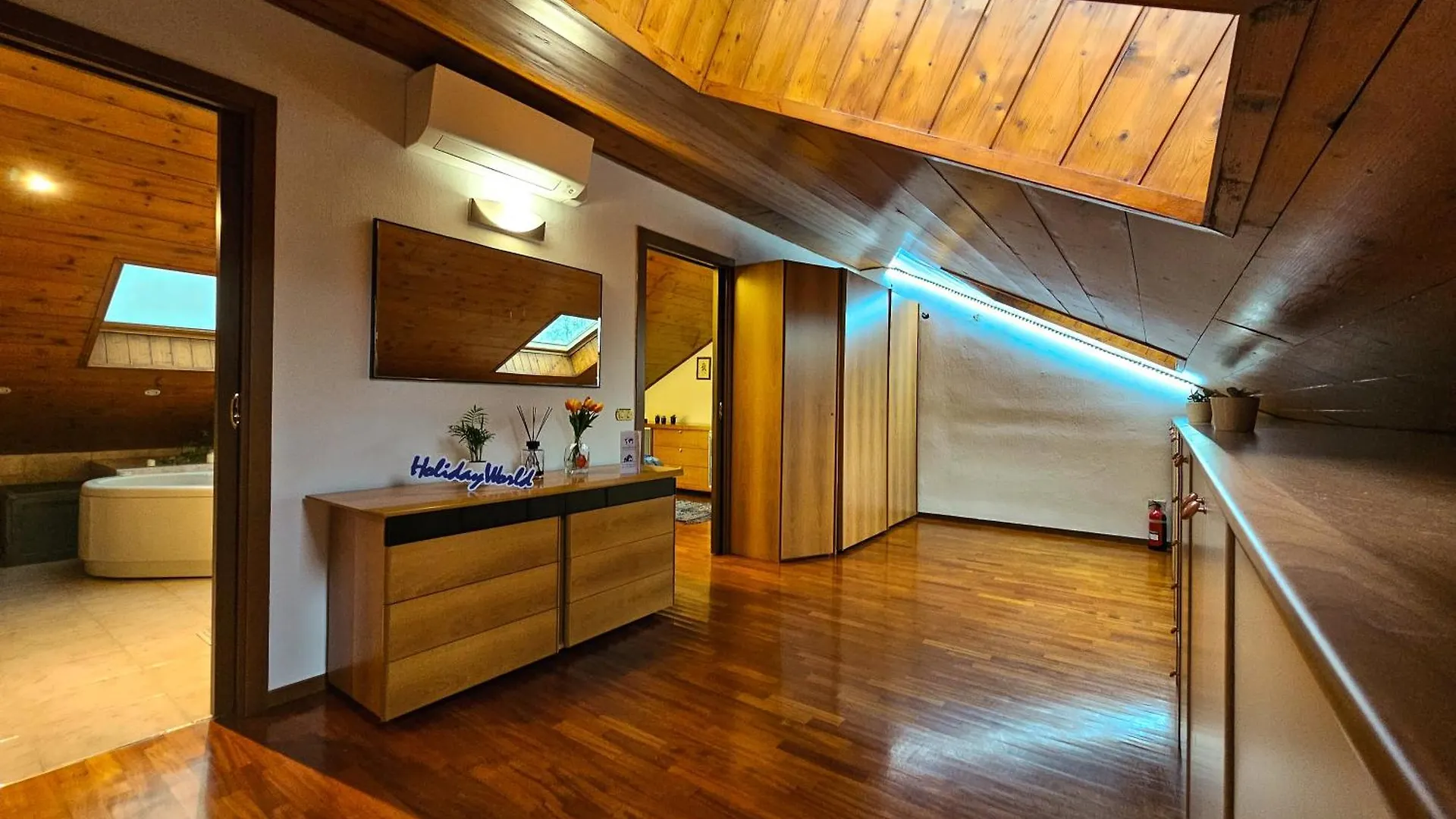 Appartamento Mansarda M4 By Holiday World Milano